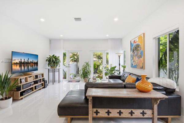 2931 SW 38th Court