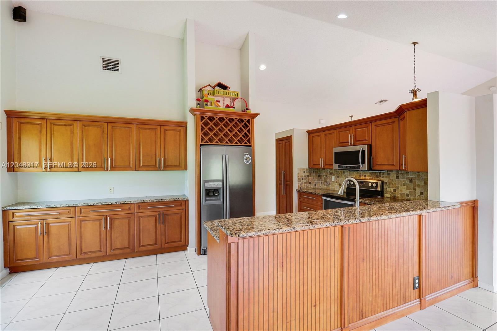 9496 Sun Pointe Drive gallery image #10