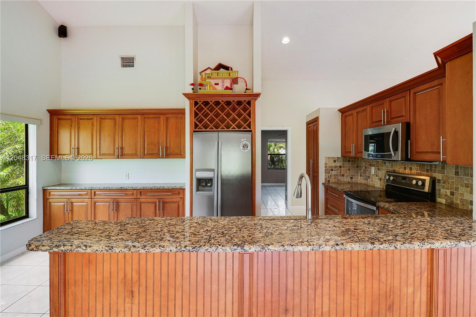 9496 Sun Pointe Drive gallery image #11