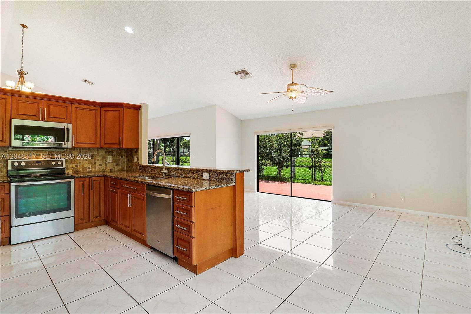 9496 Sun Pointe Drive gallery image #13
