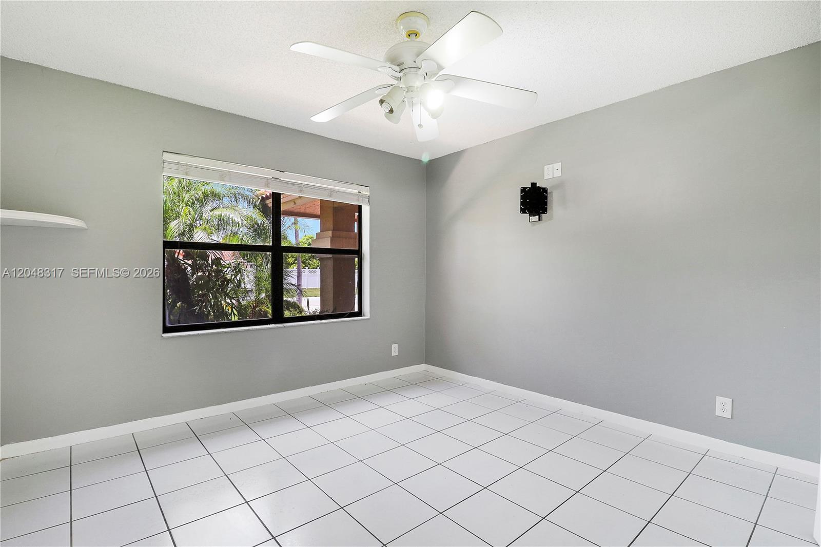9496 Sun Pointe Drive gallery image #18
