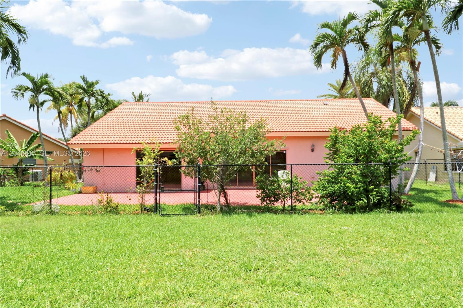 9496 Sun Pointe Drive gallery image #2