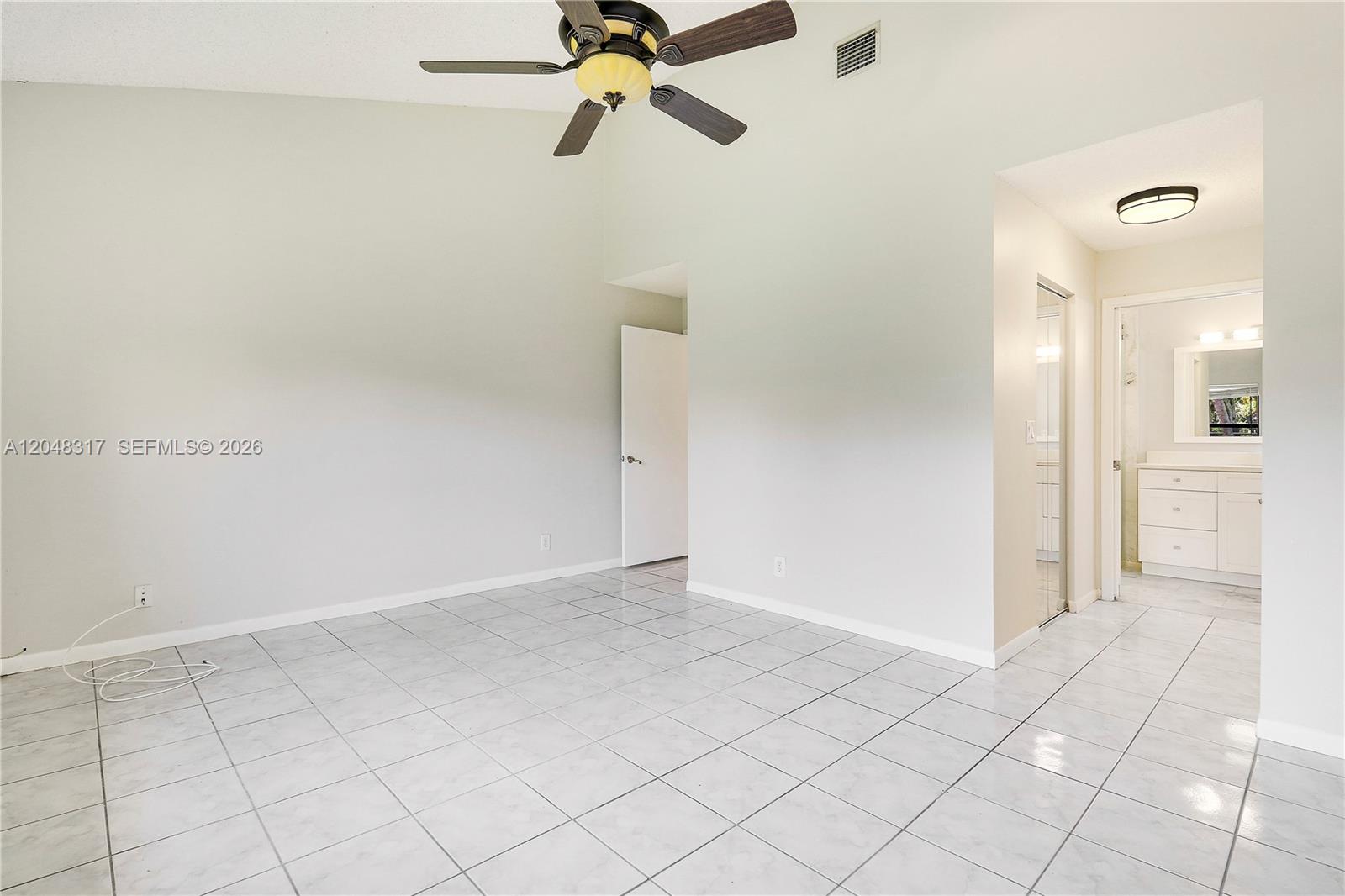 9496 Sun Pointe Drive gallery image #24