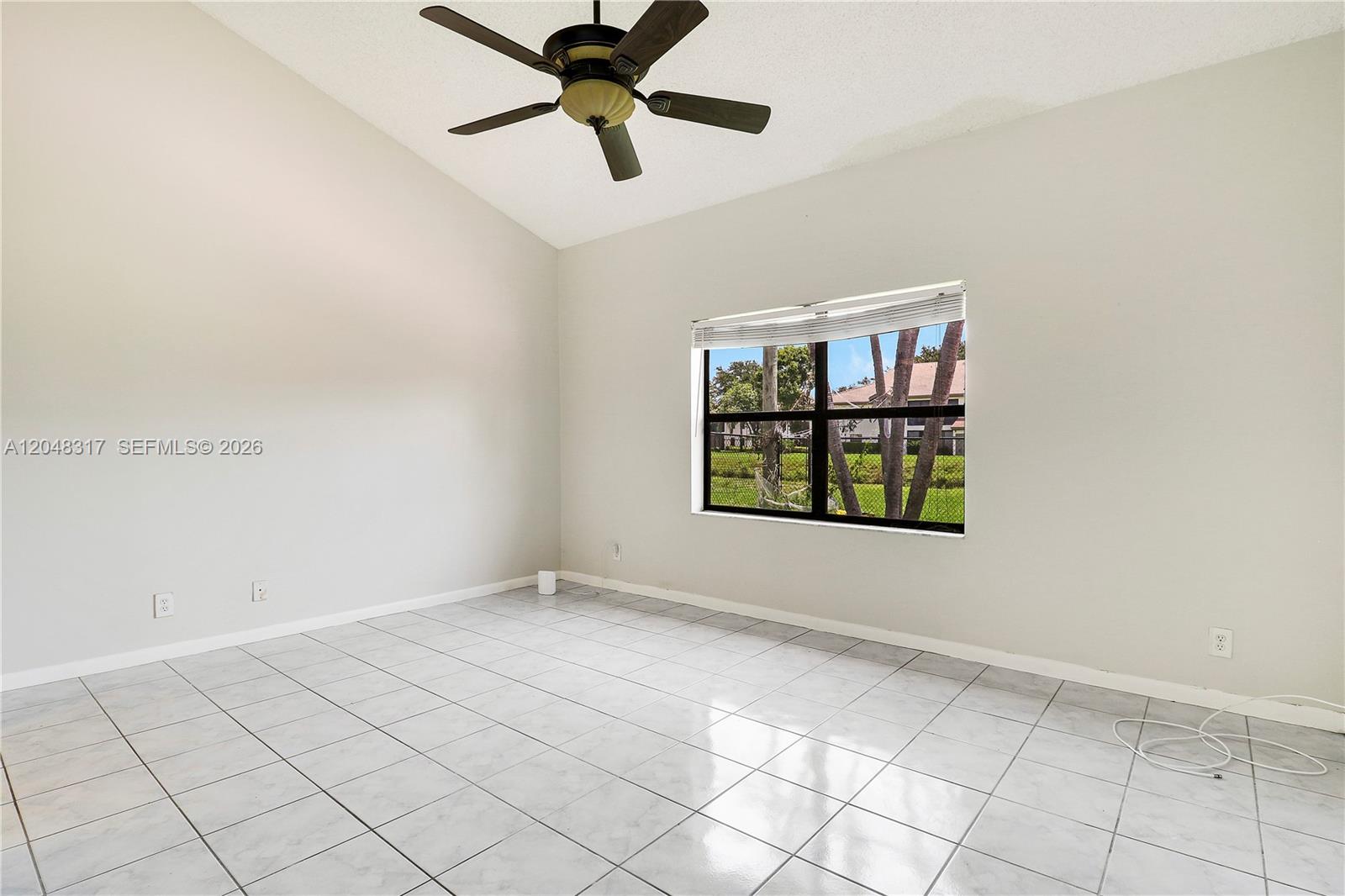 9496 Sun Pointe Drive gallery image #25