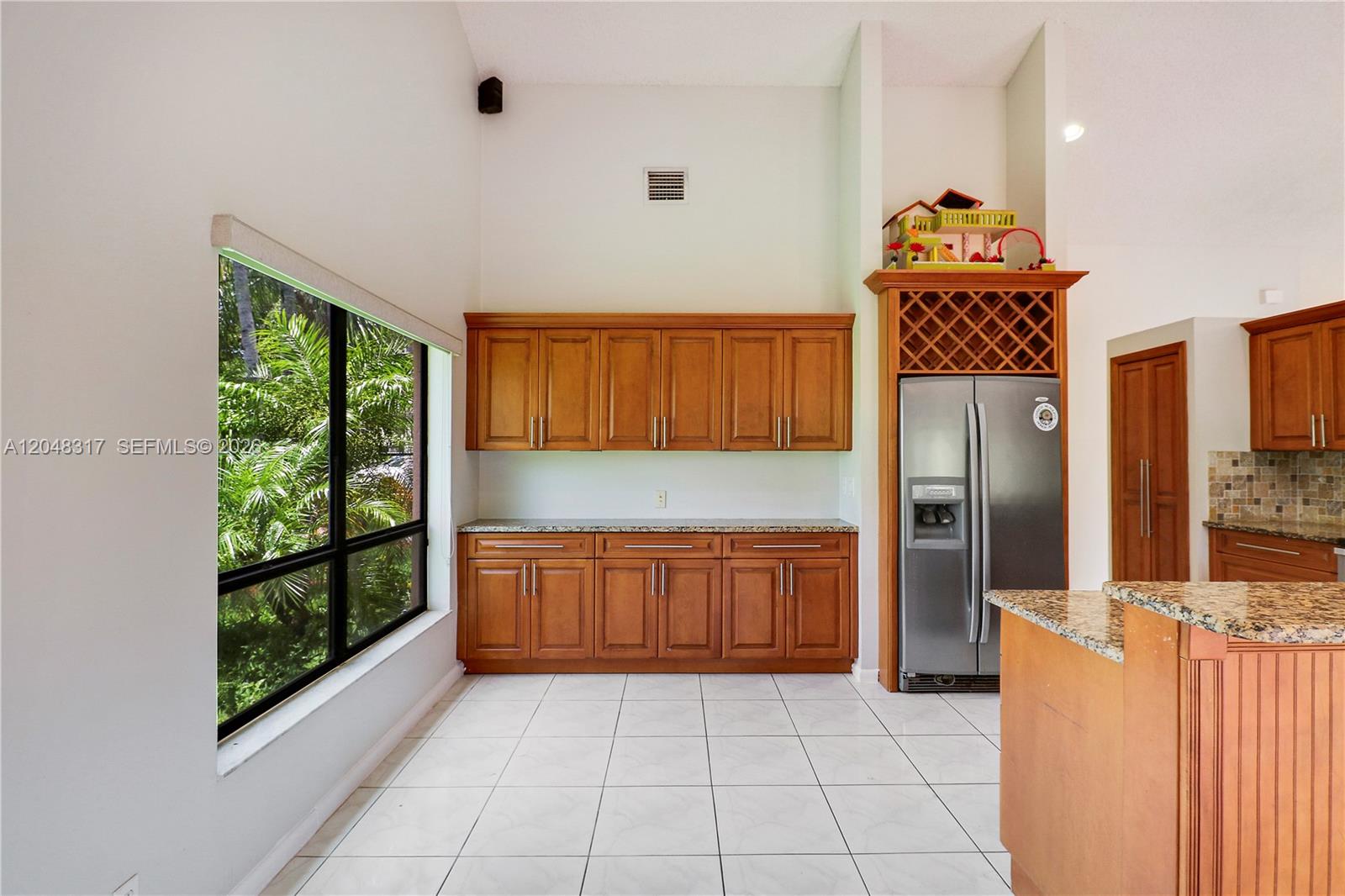 9496 Sun Pointe Drive gallery image #8