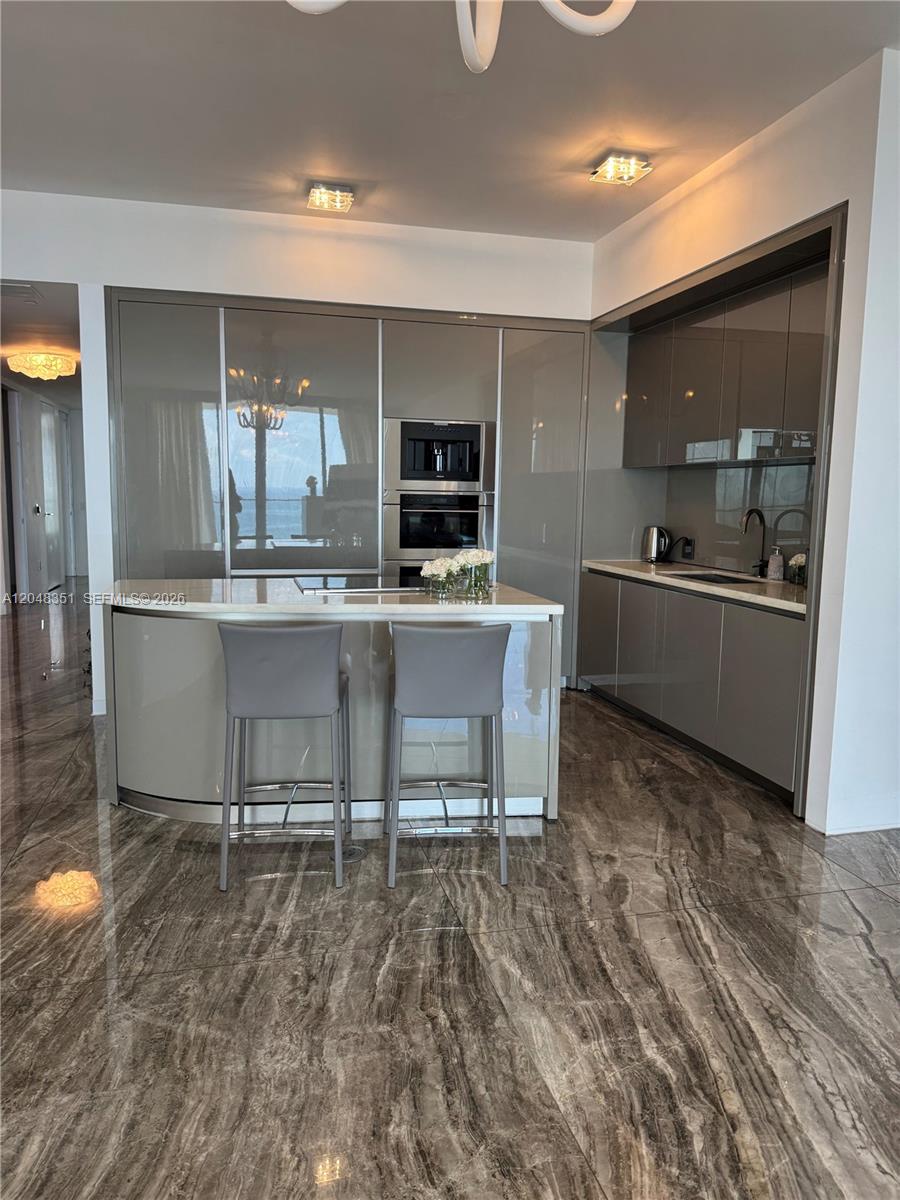 18975 Collins Avenue