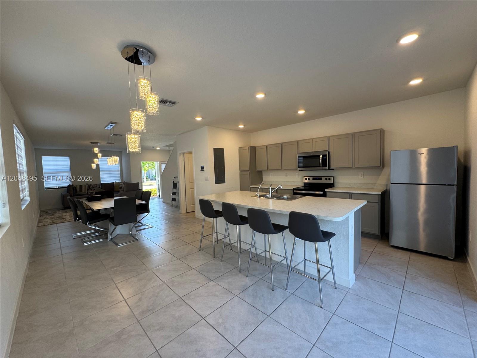 438 NE 12th Street