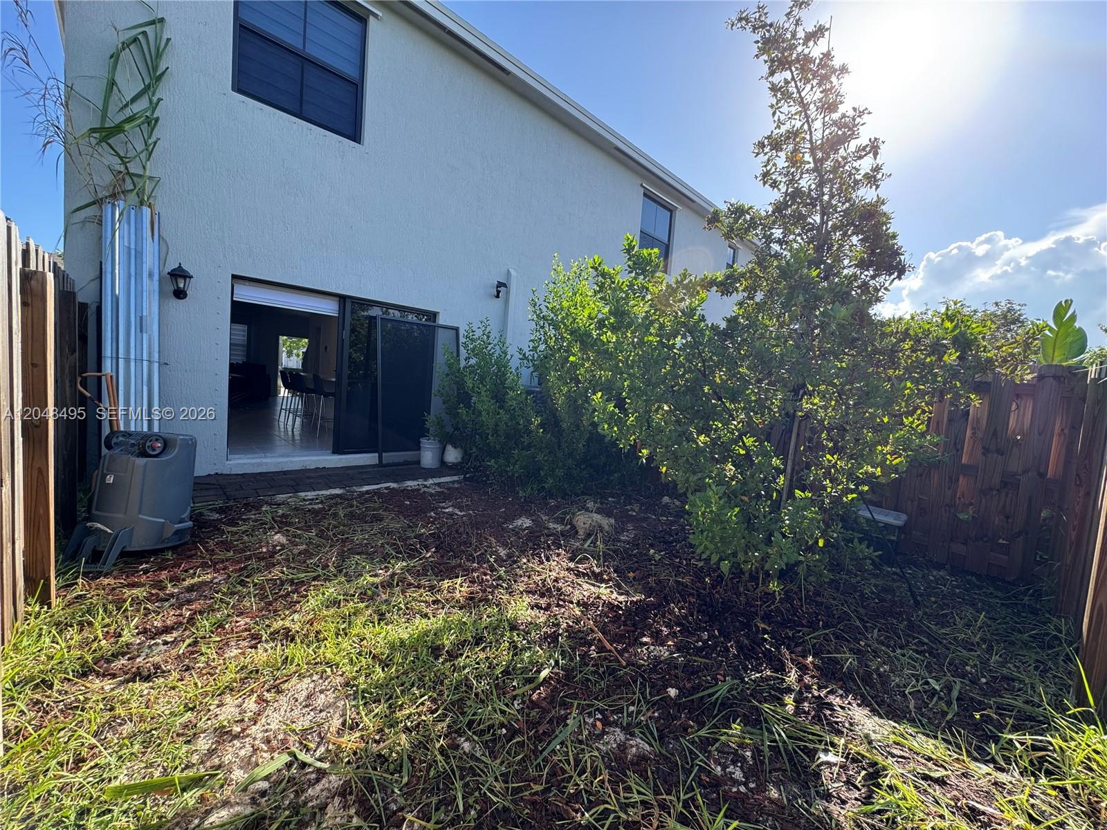 438 NE 12th Street