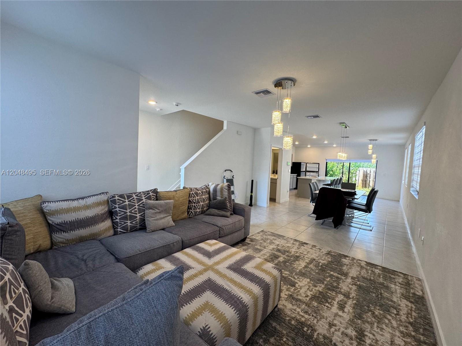 438 NE 12th Street
