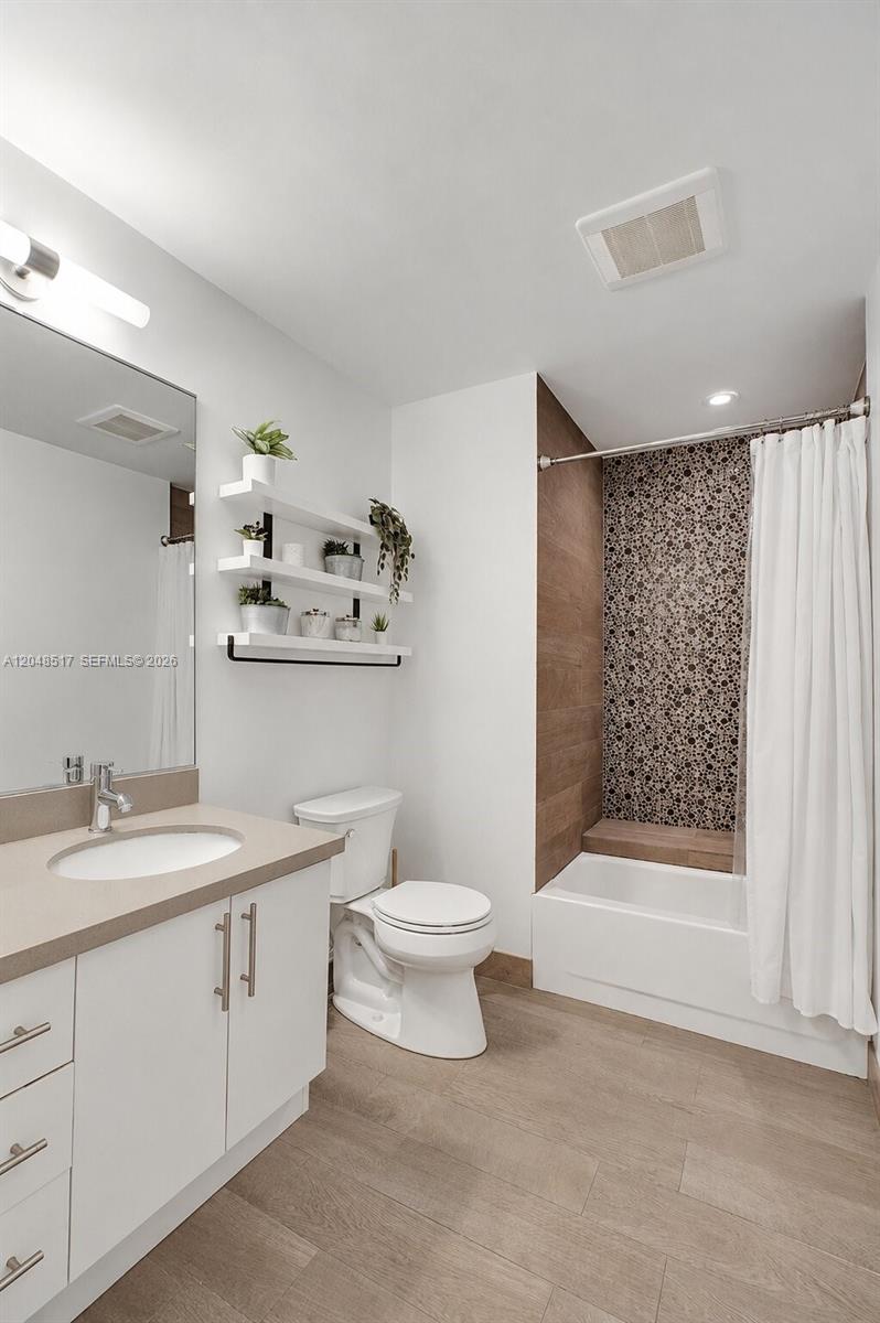 20475 NE 10th Place