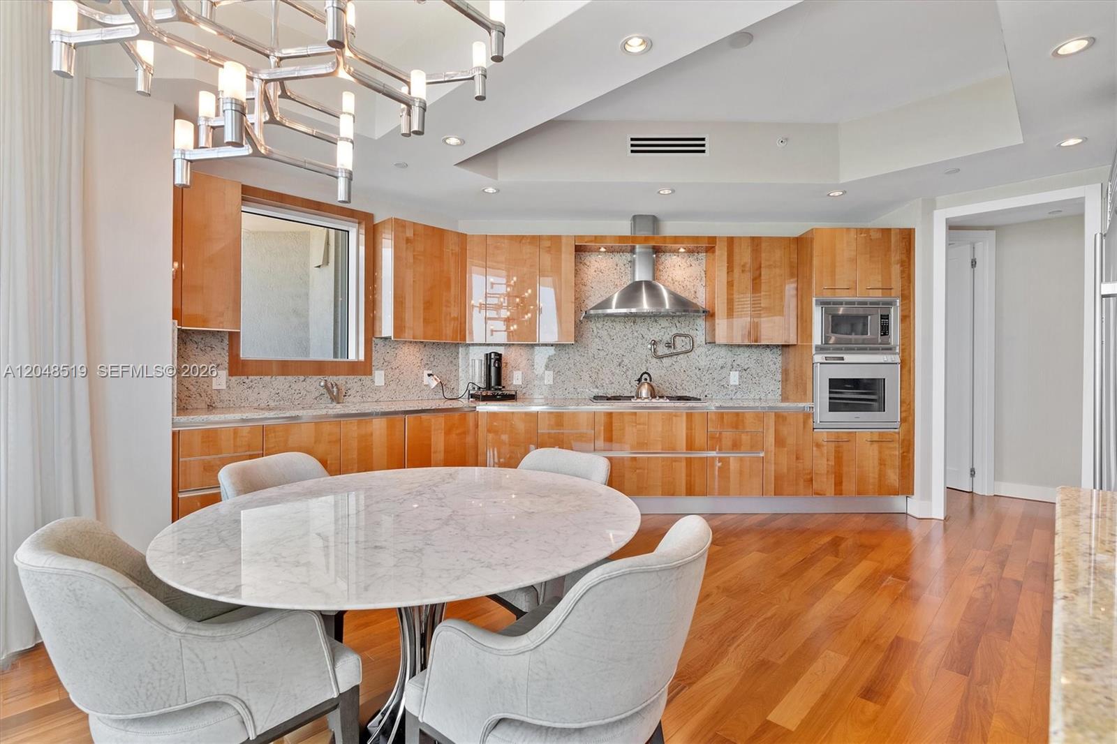 16051 Collins Avenue