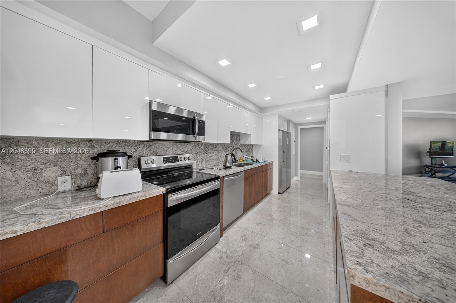 2800 Island Boulevard