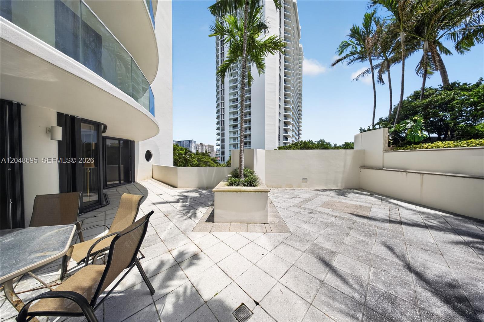 2800 Island Boulevard