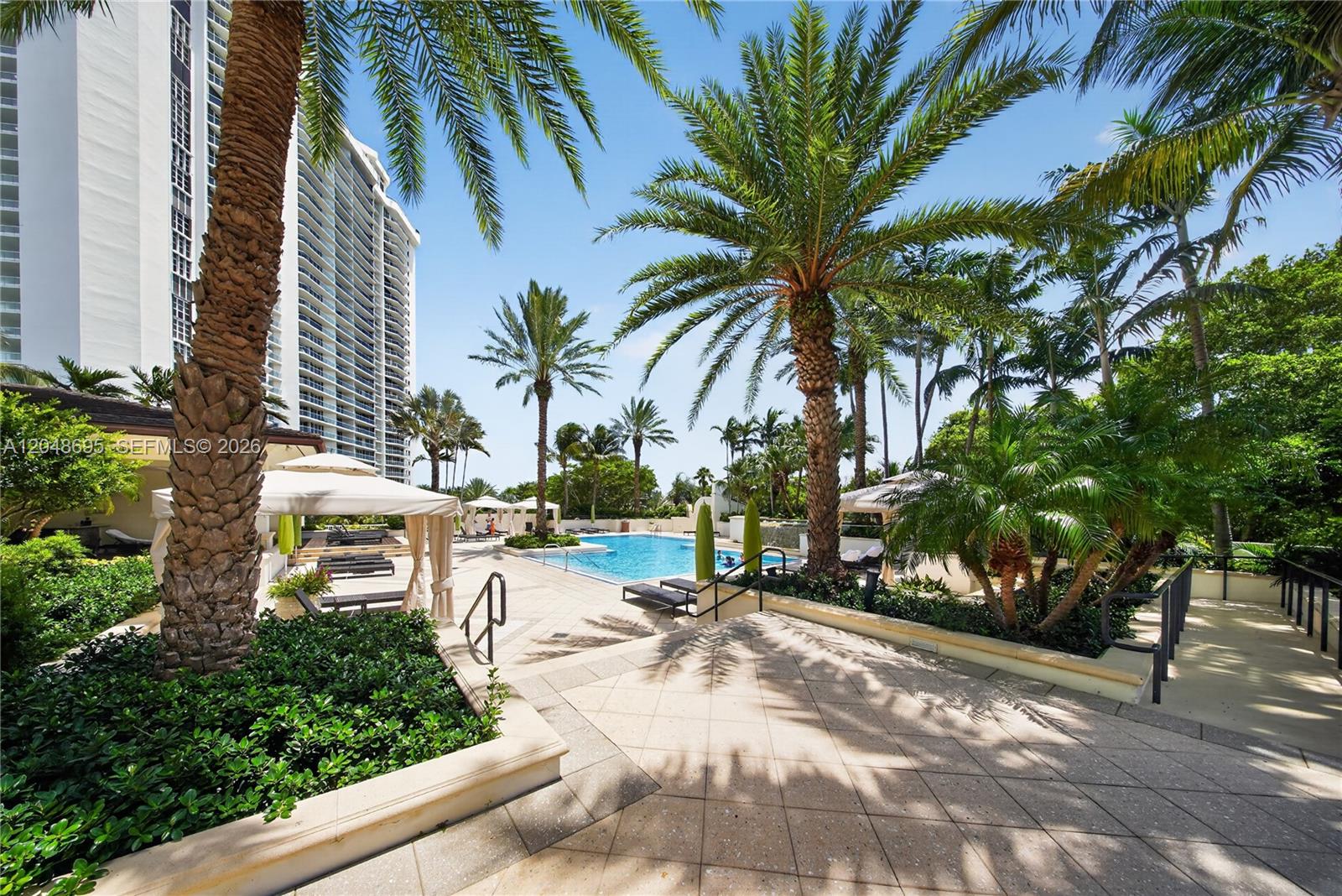 2800 Island Boulevard