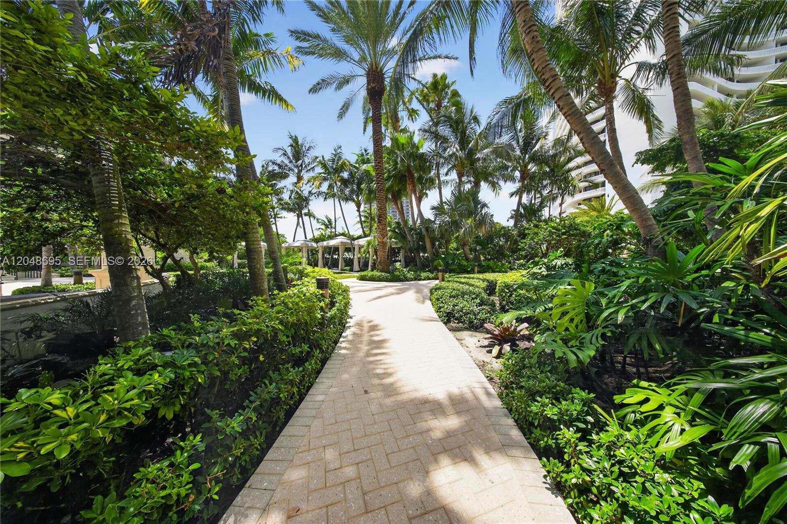 2800 Island Boulevard