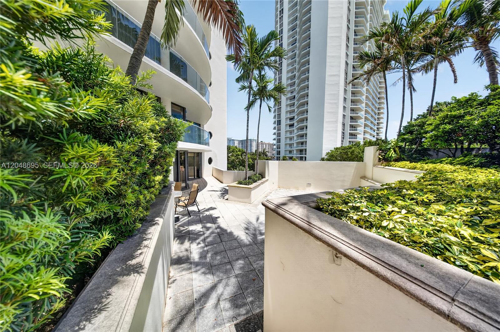 2800 Island Boulevard