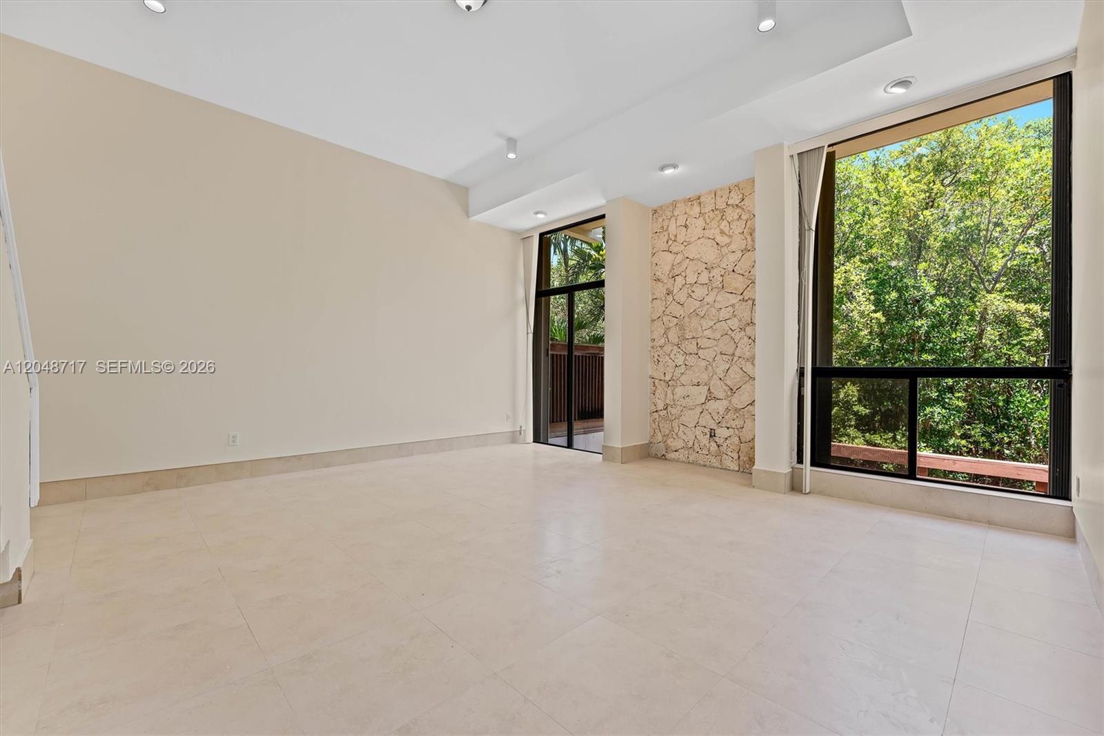 2525 NE 135th Street
