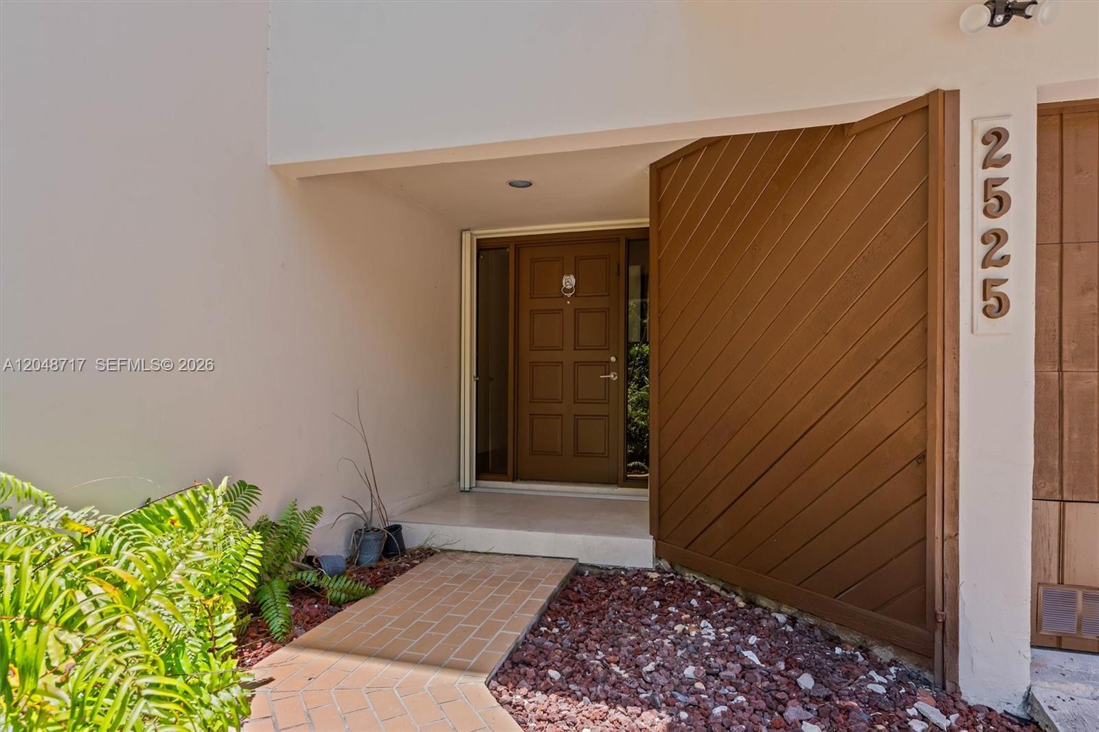 2525 NE 135th Street