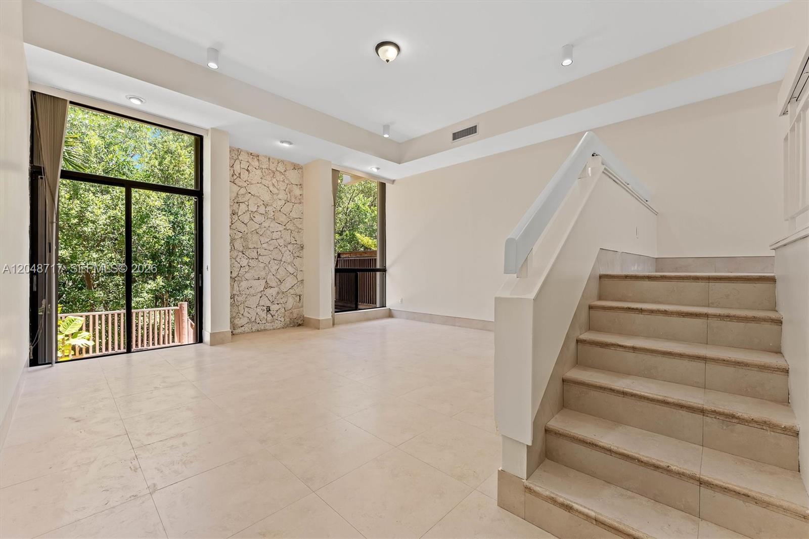2525 NE 135th Street