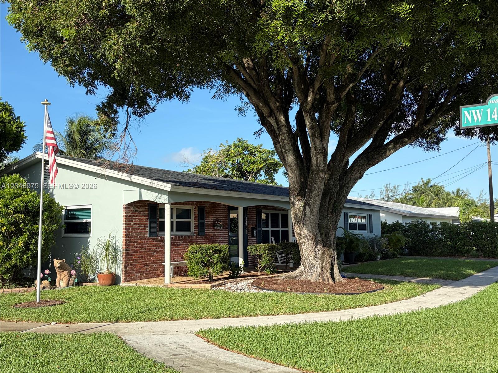 1401 Argonaut Isle