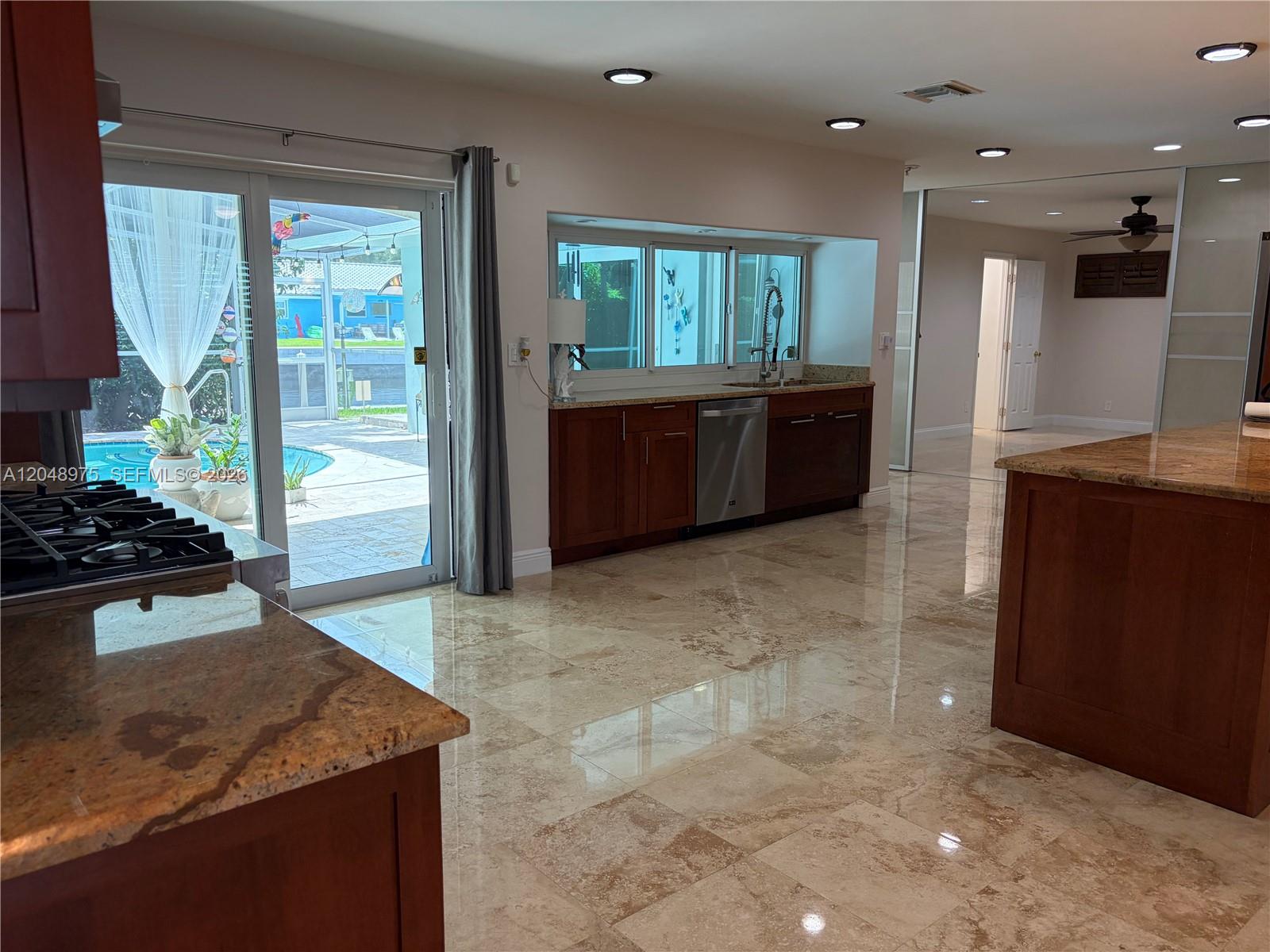 1401 Argonaut Isle