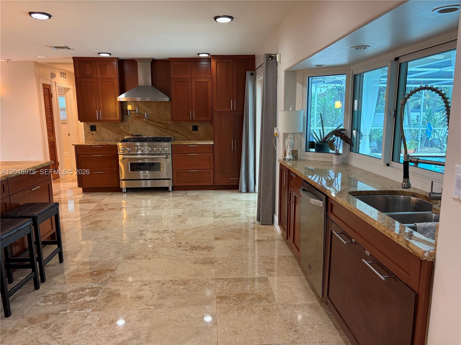 1401 Argonaut Isle