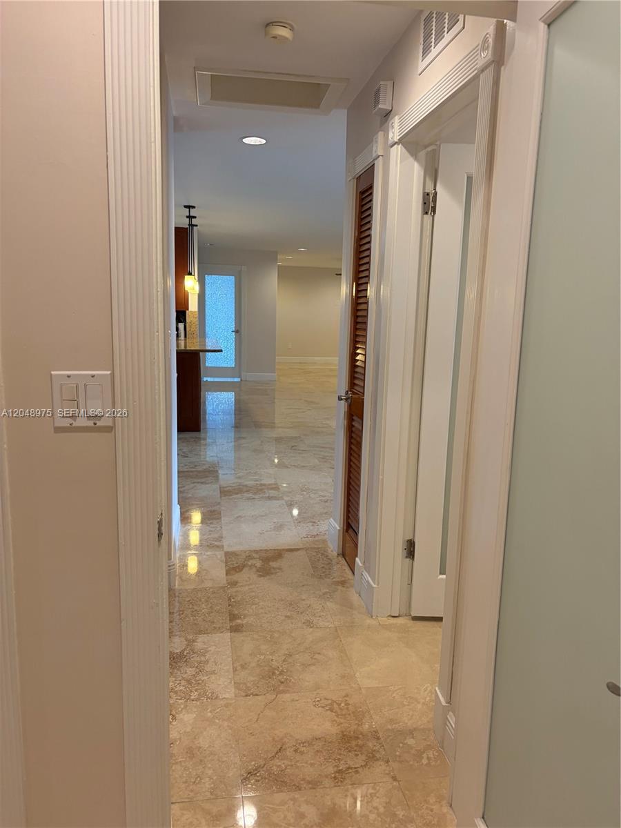 1401 Argonaut Isle