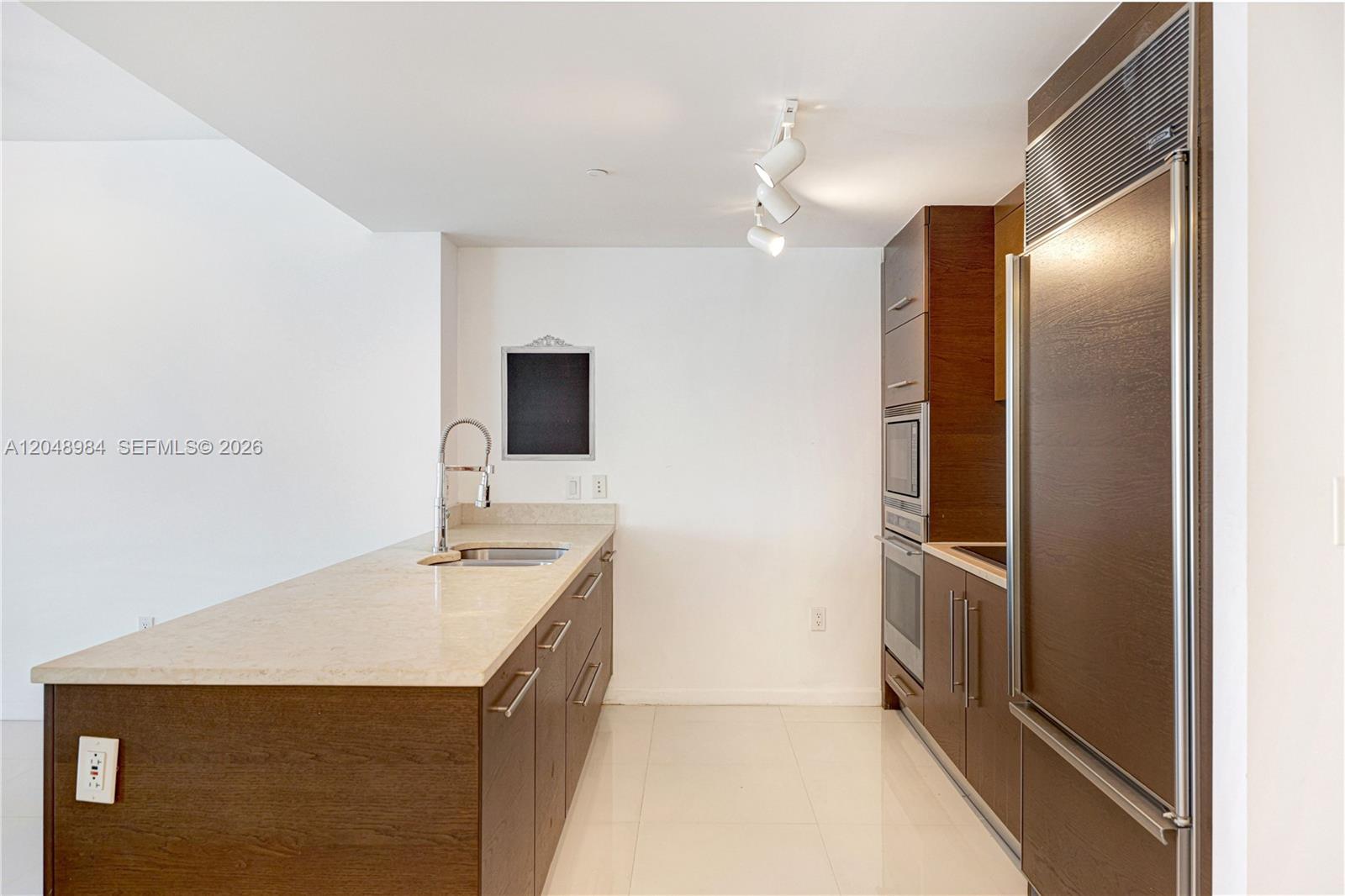 465 Brickell Avenue gallery image #6
