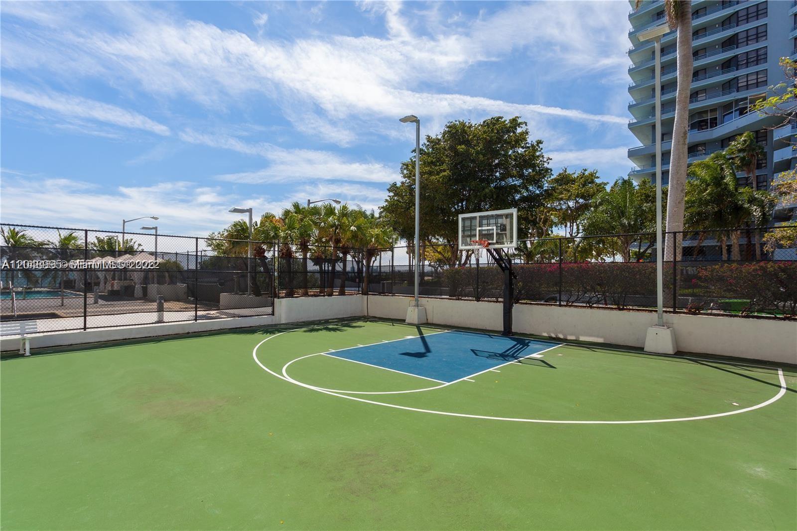600 NE 36th Street