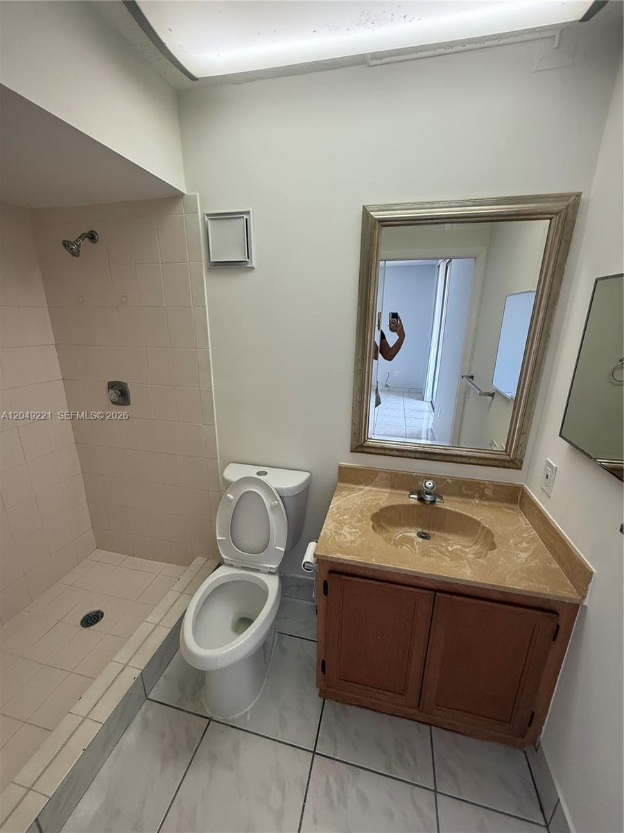8625 NW 8th Street