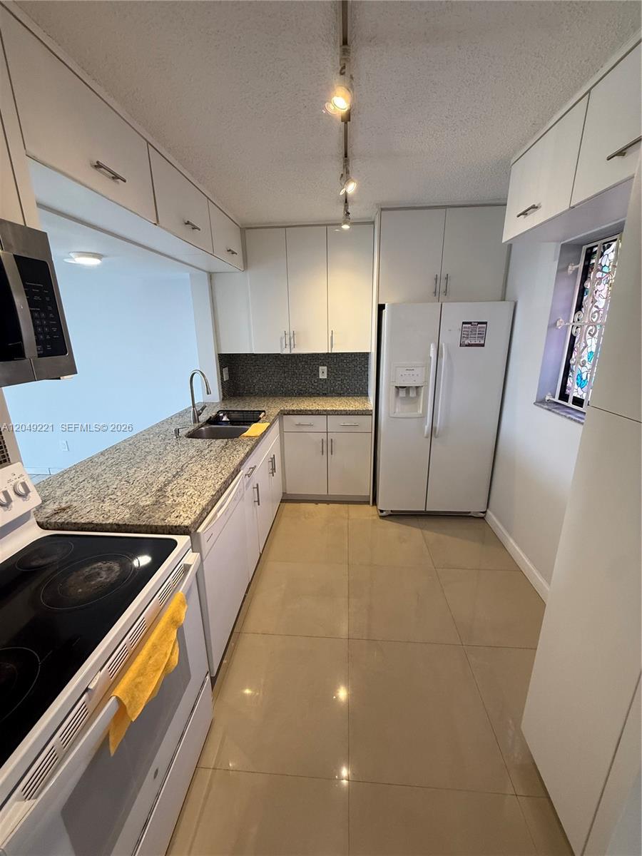 8625 NW 8th Street