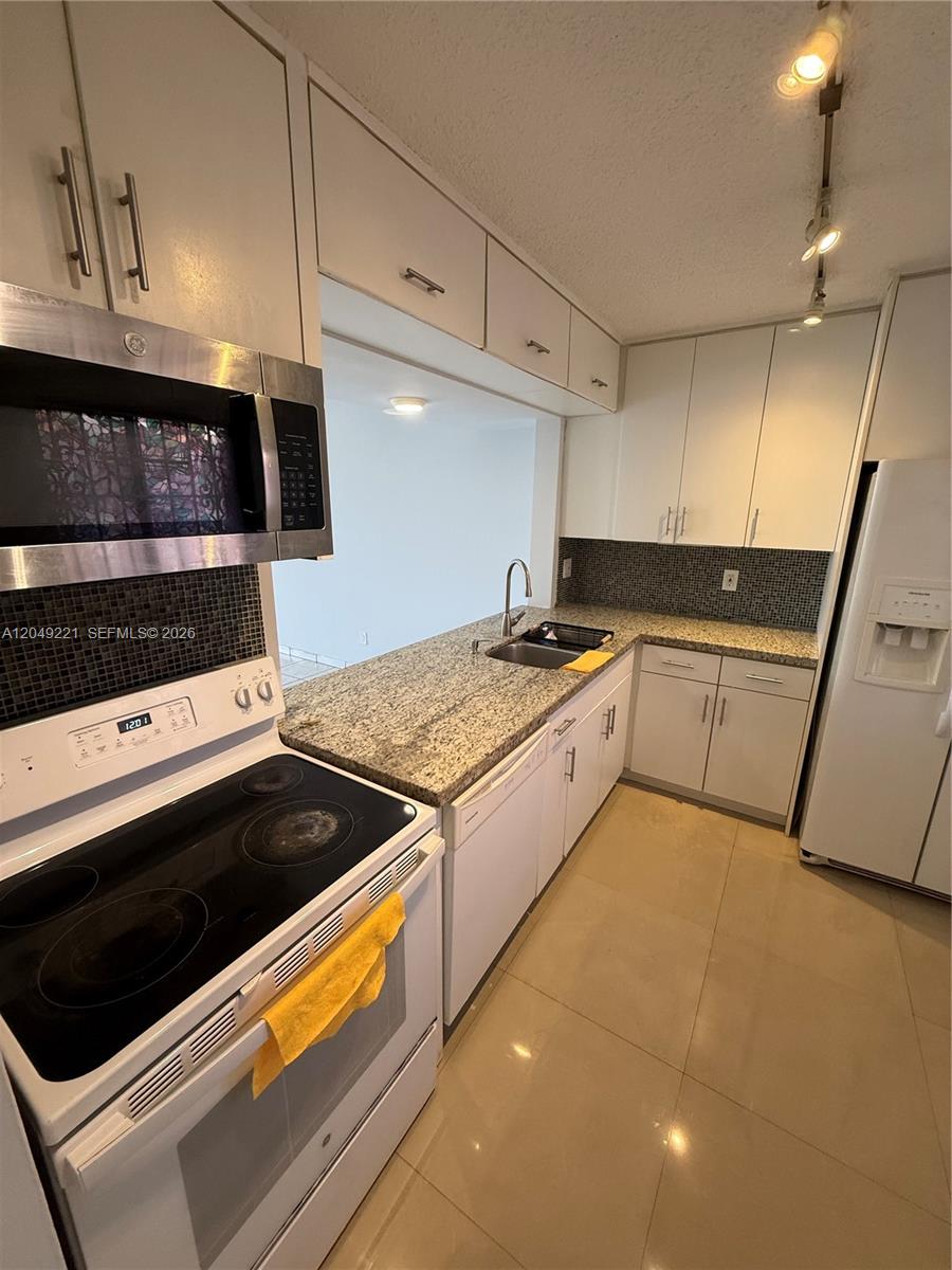 8625 NW 8th Street