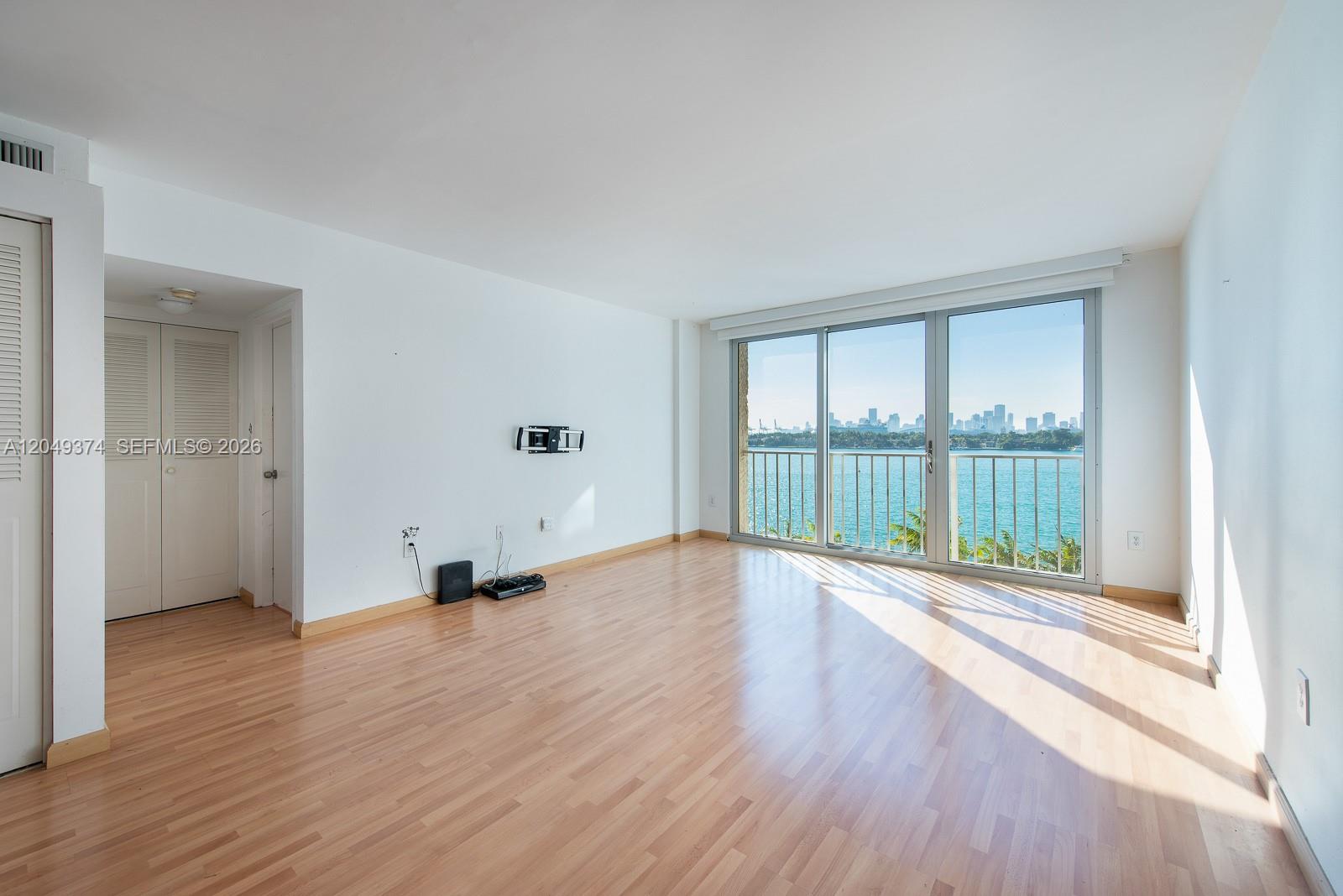 800 West Avenue