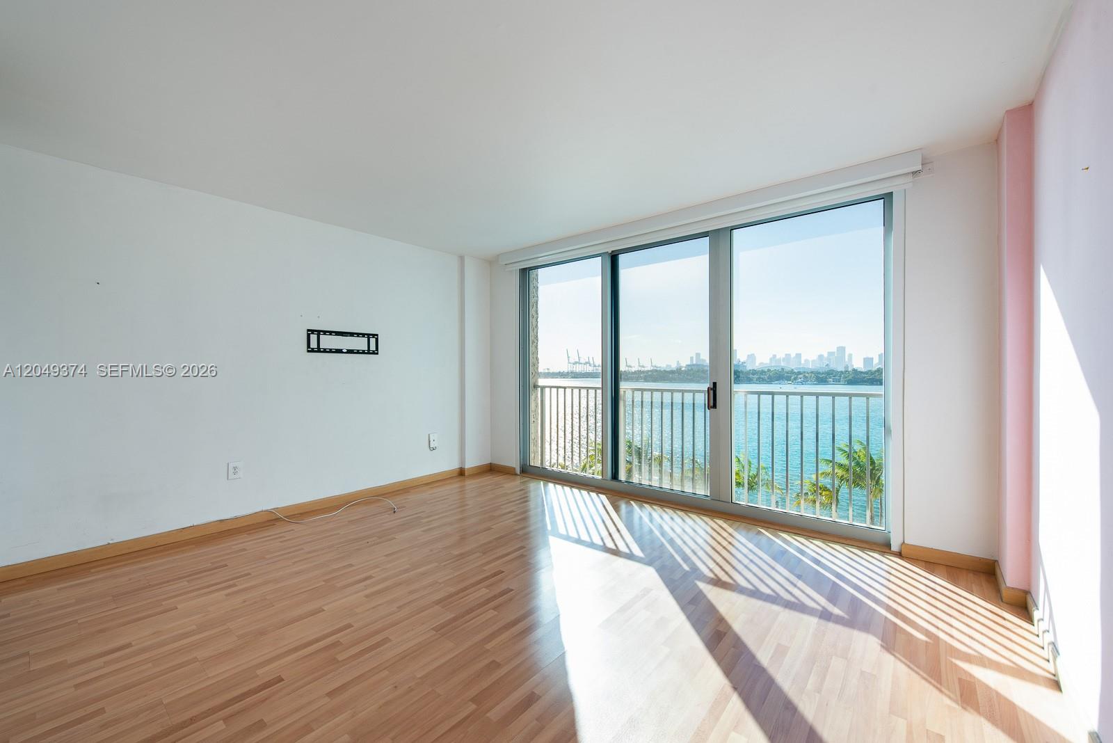 800 West Avenue