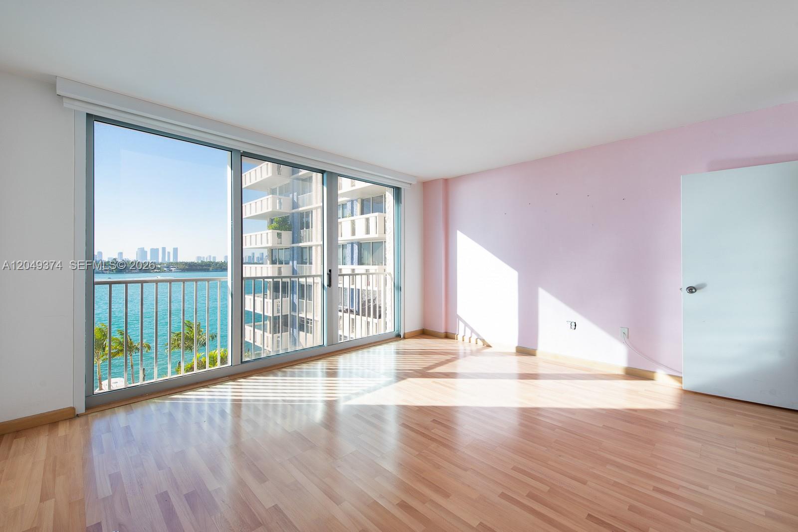 800 West Avenue