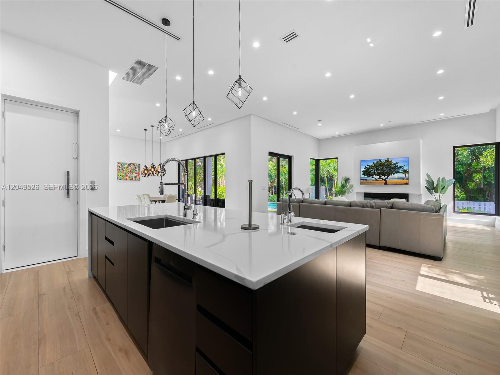 638 Lakeside Harbor