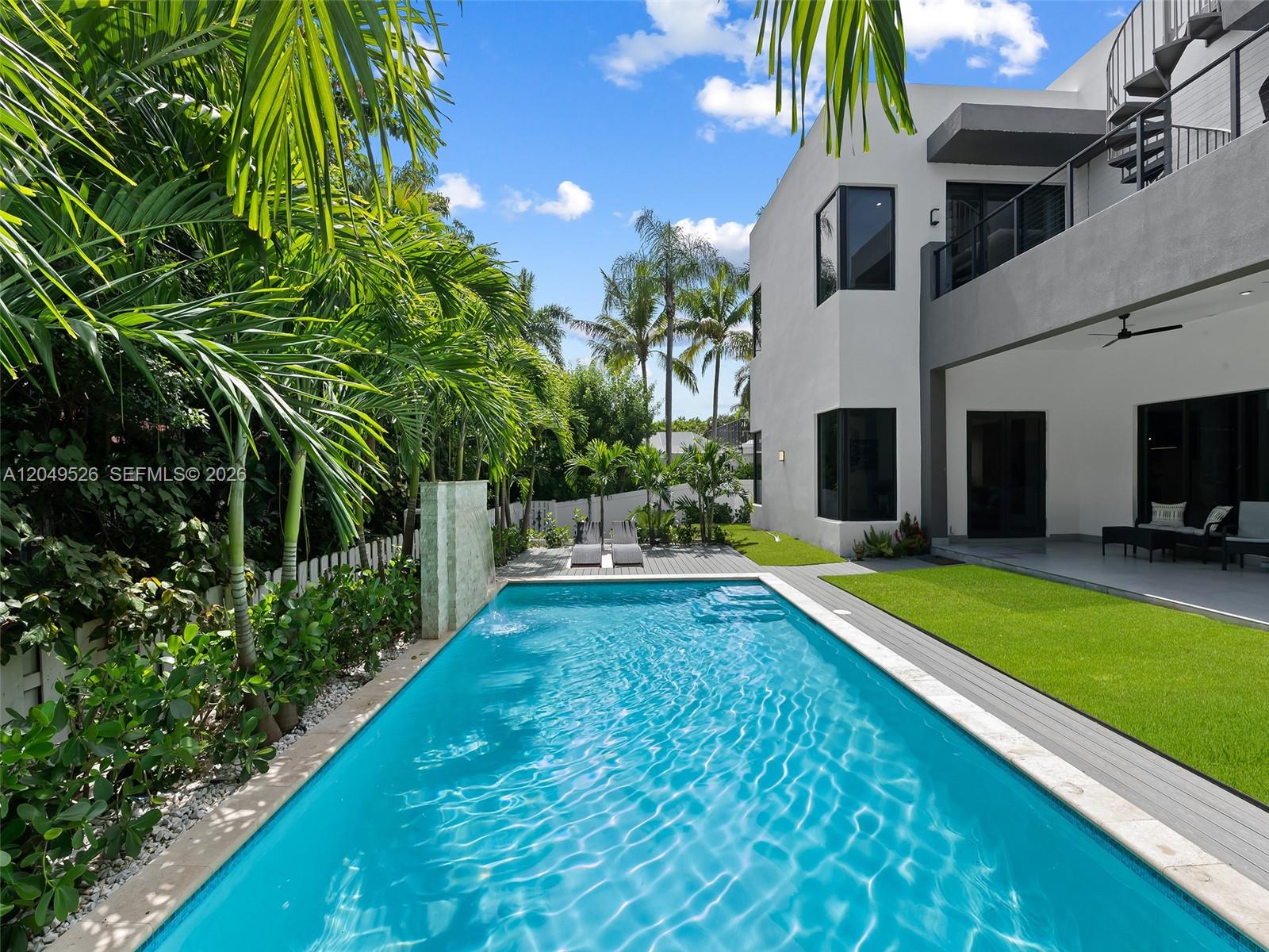 638 Lakeside Harbor