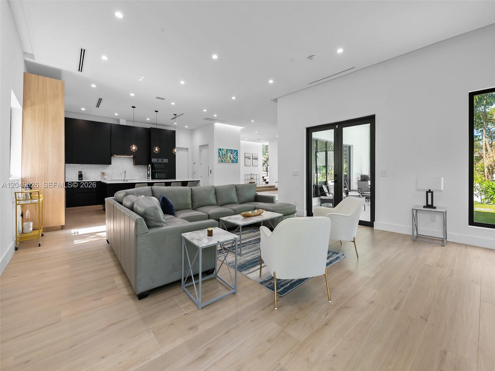 638 Lakeside Harbor
