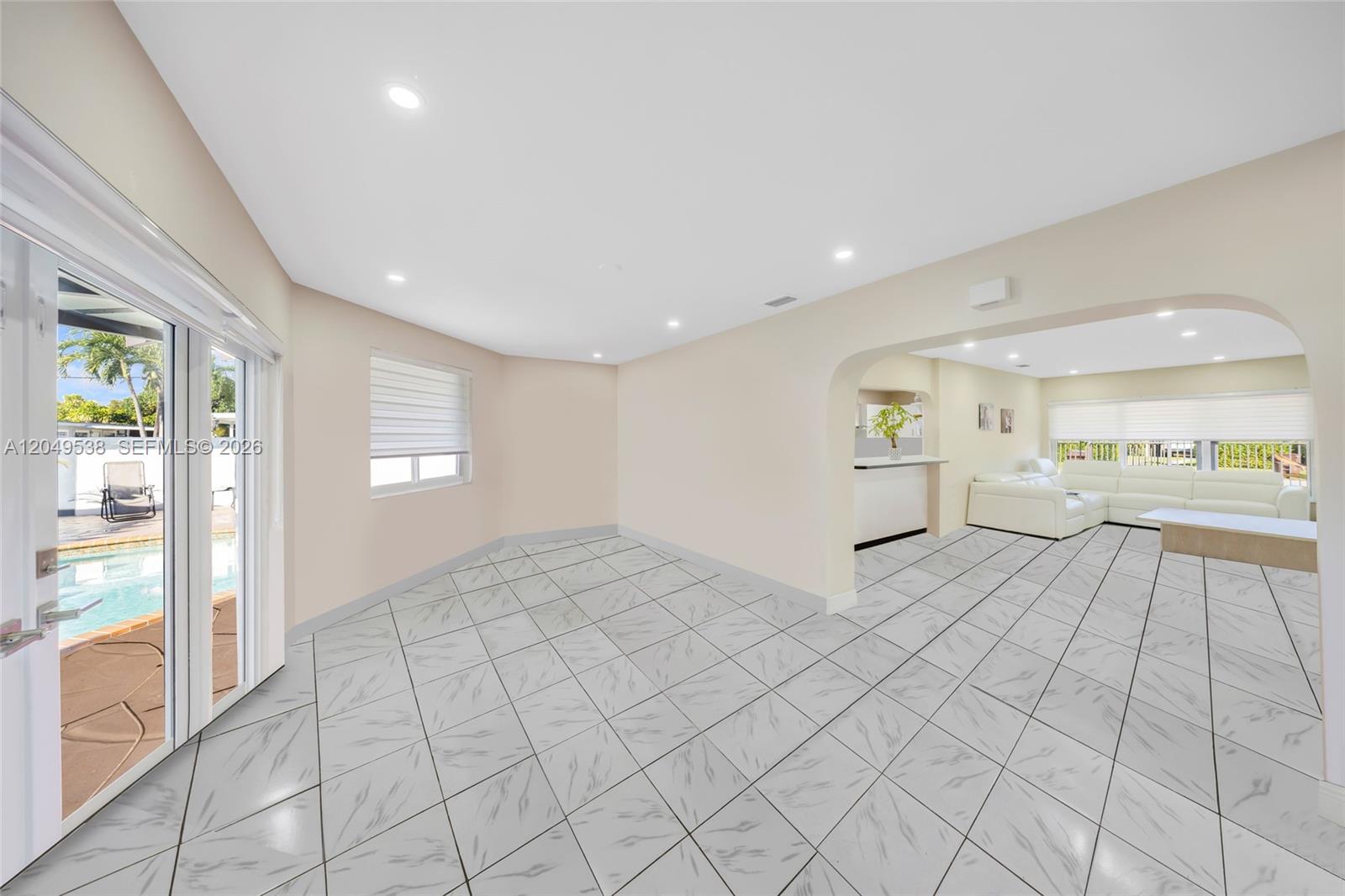 490 W 33rd Place