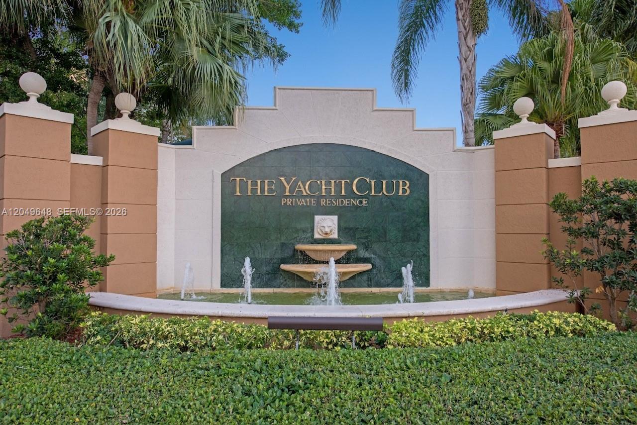 19601 E Country Club Drive