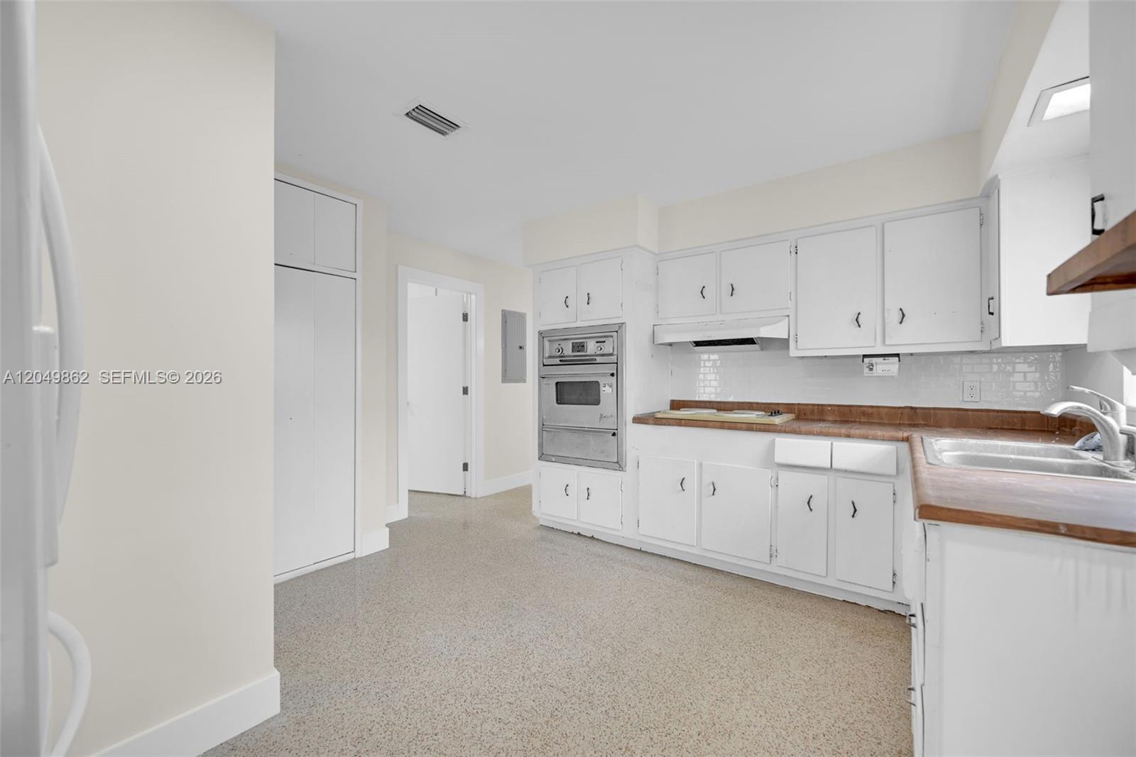 1380 W 60th Terrace