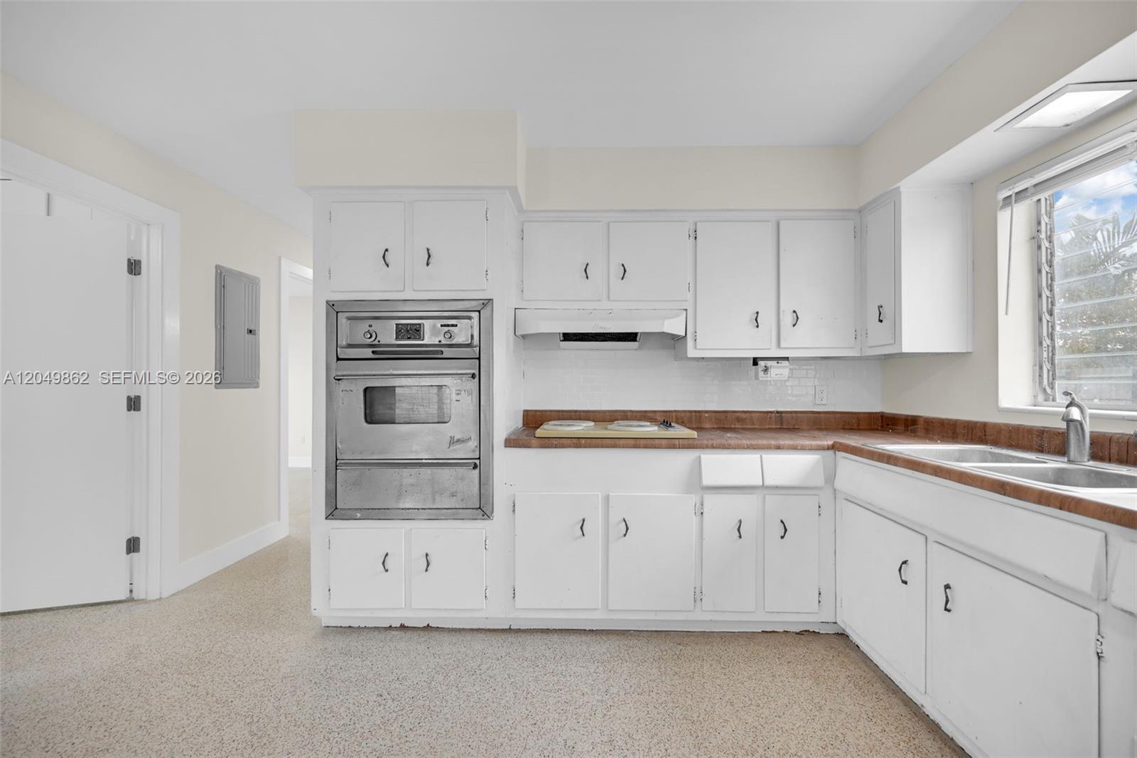 1380 W 60th Terrace