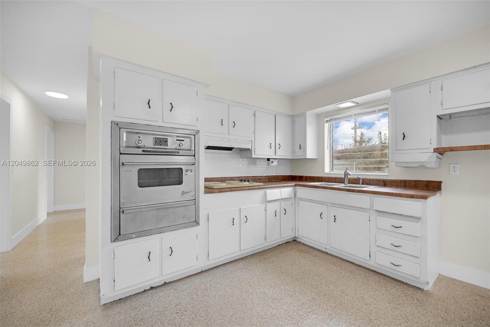1380 W 60th Terrace