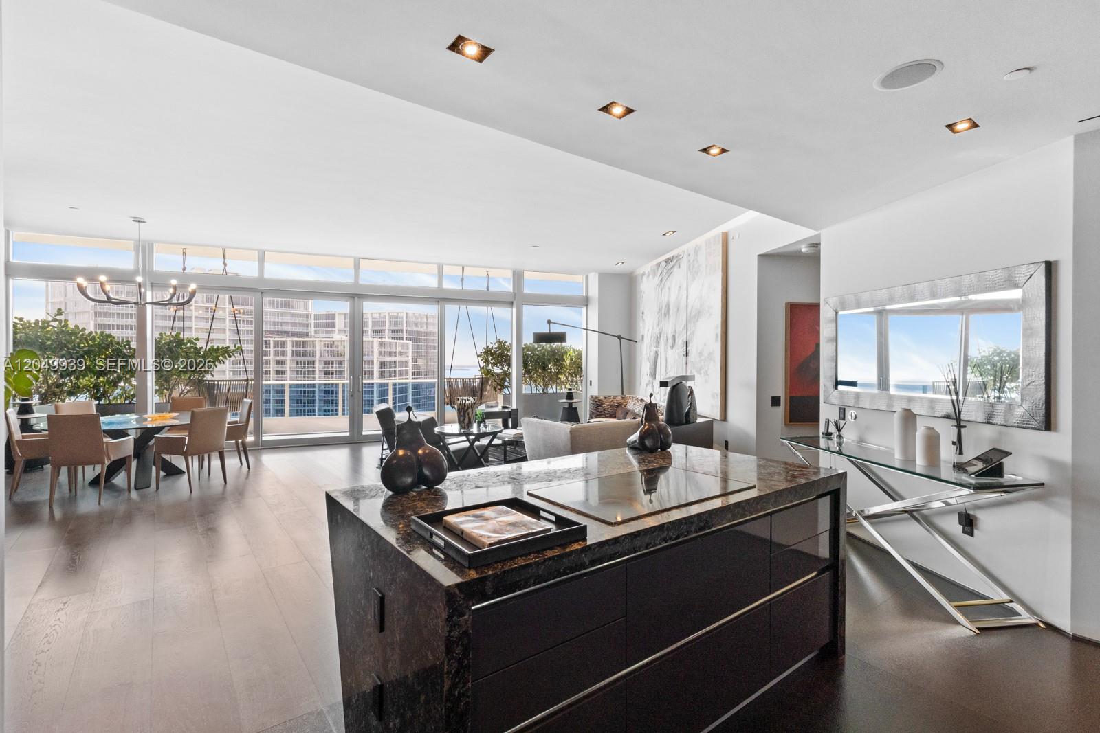 200 Biscayne Boulevard Way
