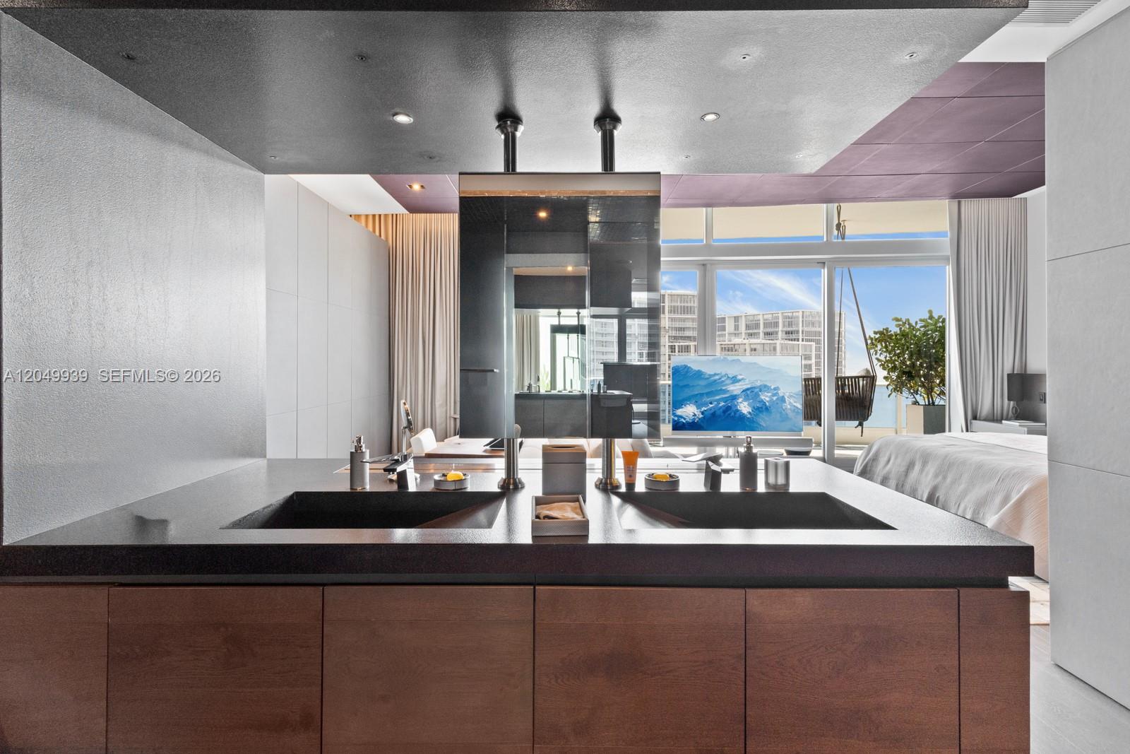 200 Biscayne Boulevard Way