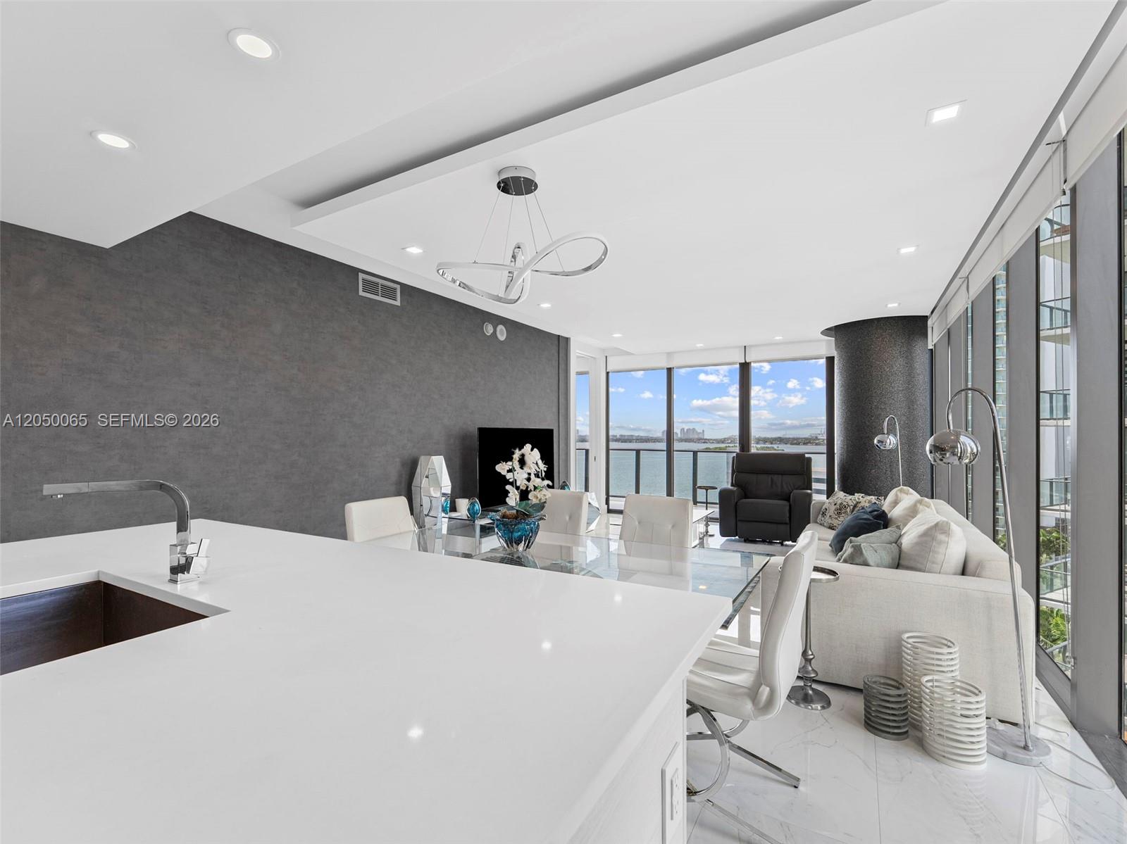 650 NE 32nd Street