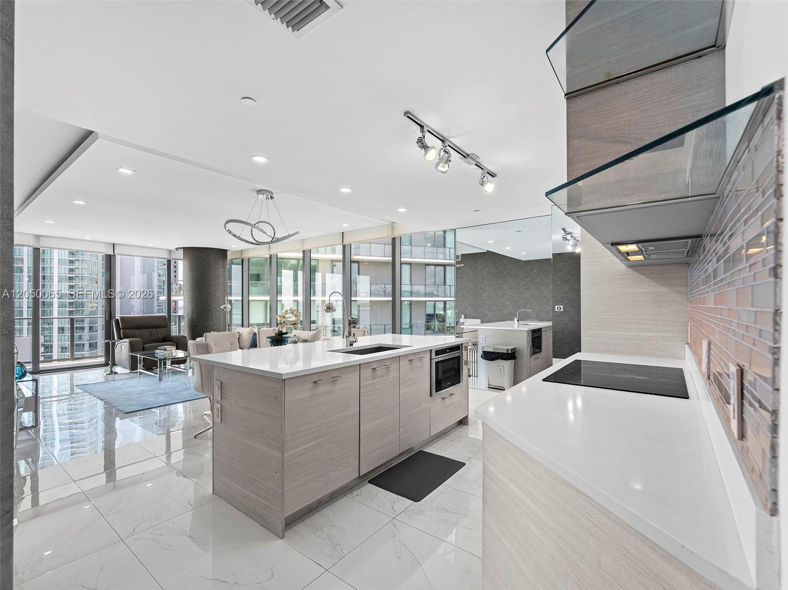 650 NE 32nd Street