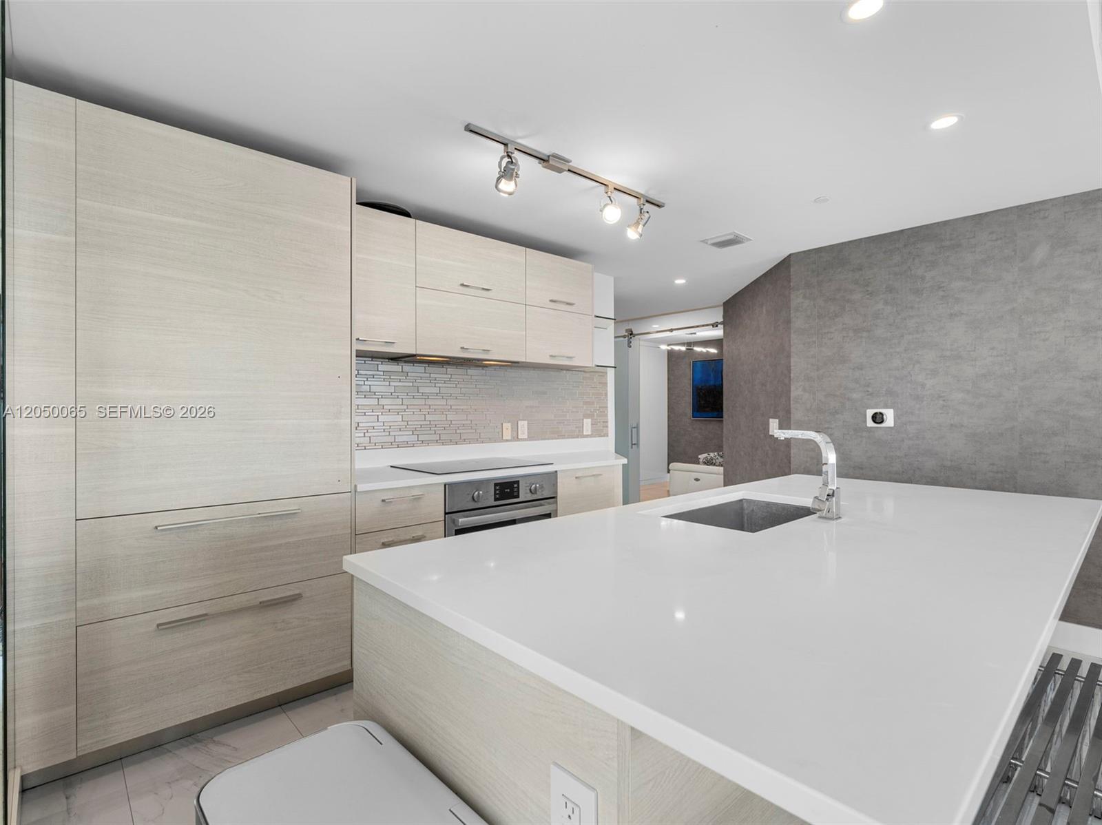 650 NE 32nd Street