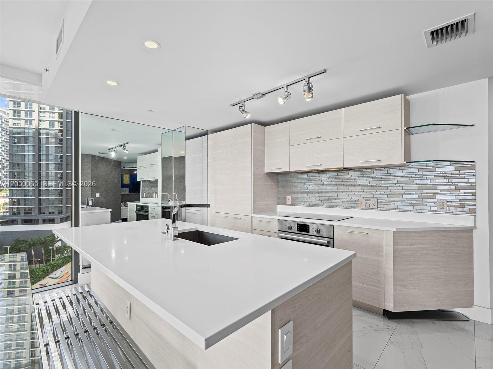 650 NE 32nd Street