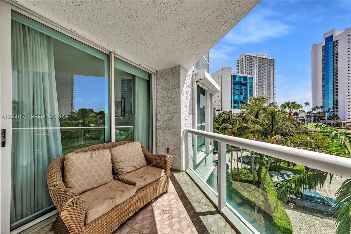 16400 Collins Avenue